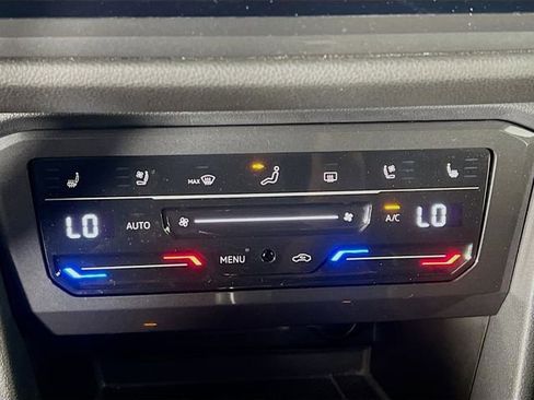 Used 2024 Volkswagen Tiguan SEL R-Line image 22