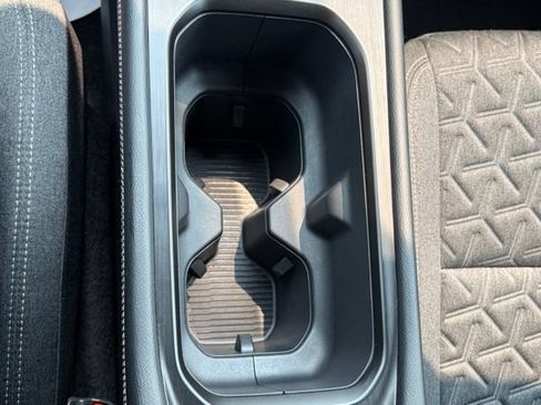 Certified 2025 Nissan Kicks SV AWD/4WD image 24