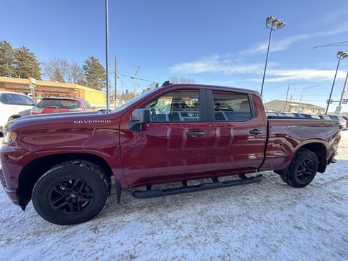 Used 2020 Chevrolet Silverado 1500 Custom w/ Custom Value Package image 4