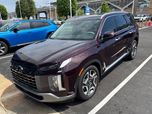 Used 2023 Hyundai Palisade Limited w/ Cargo Package FWD image 3