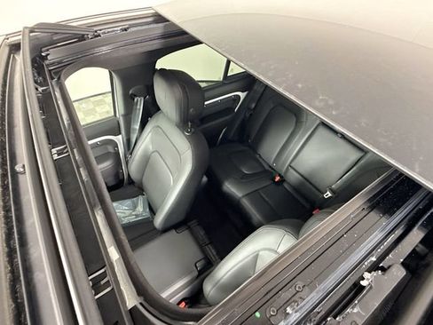 Certified 2025 Land Rover Defender 110 V8 AWD/4WD image 14