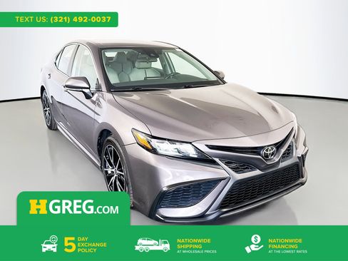 Used 2023 Toyota Camry SE FWD image 1