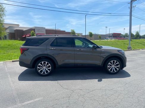 New 2026 Ford Explorer ST-Line AWD/4WD image 8