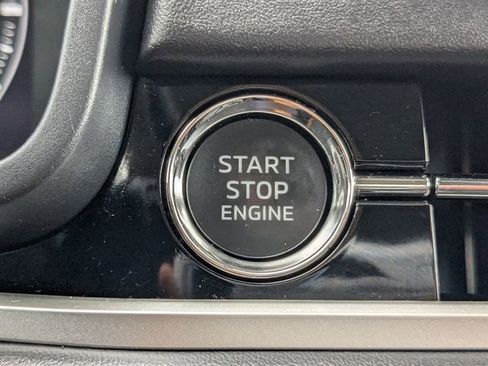 Used 2024 Mitsubishi Outlander SE image 38