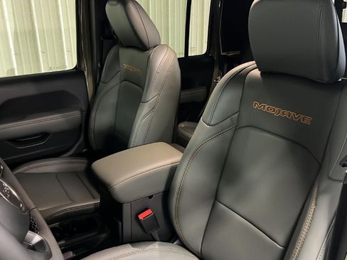 New 2026 Jeep Gladiator Mojave image 12
