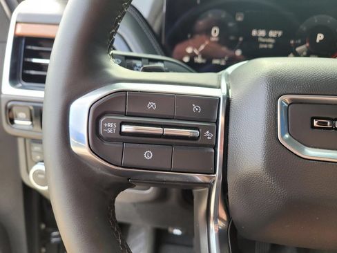 Used 2025 GMC Yukon Denali AWD/4WD image 32