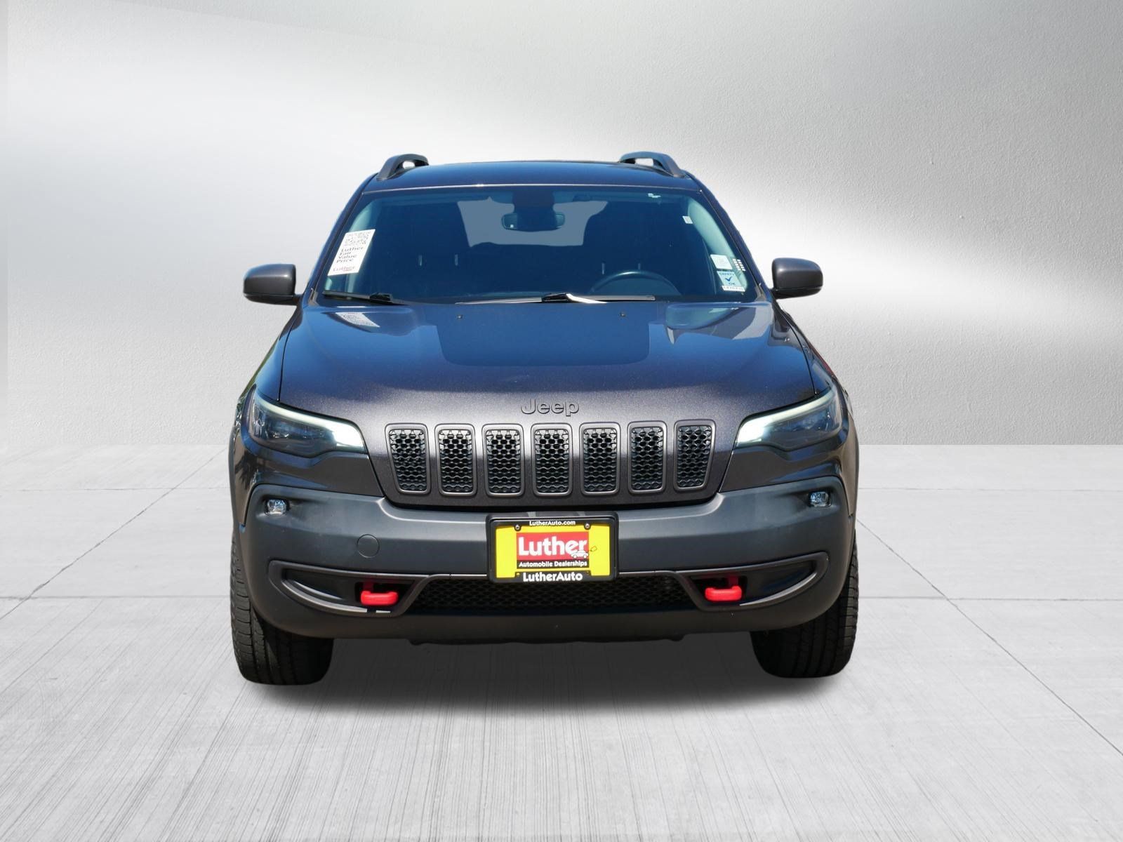 Used 2019 Jeep Cherokee Trailhawk AWD/4WD image 2