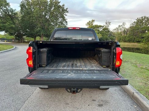 Used 2015 Toyota Tundra SR5 w/ SR5 Upgrade Package image 10