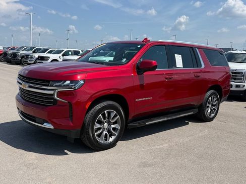 Used 2023 Chevrolet Suburban LT RWD image 40