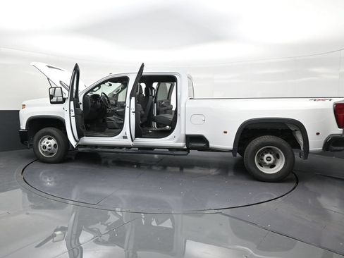Used 2024 Chevrolet Silverado 3500 W/T AWD/4WD image 27