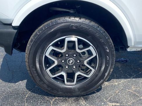Used 2025 Ford Bronco Outer Banks AWD/4WD image 17