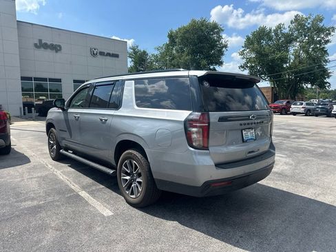 Used 2023 Chevrolet Suburban Z71 w/ Luxury Package AWD/4WD image 4