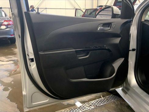 Used 2020 Chevrolet Sonic LT w/ Convenience Package image 20