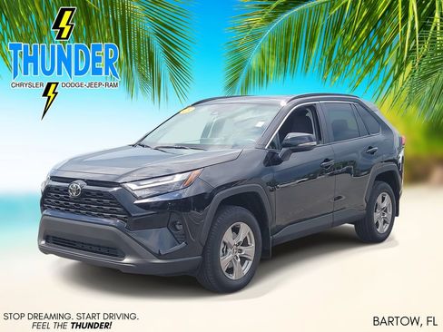 Used 2025 Toyota RAV4 XLE w/ Convenience Package FWD image 2