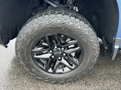 Used 2024 Chevrolet Silverado 1500 LT Trail Boss w/ Convenience Package II image 12