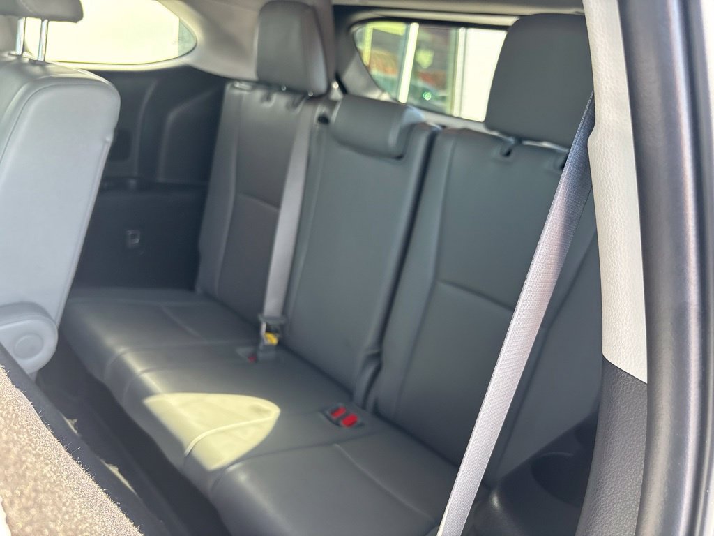 Used 2024 Toyota Highlander Platinum AWD/4WD image 15