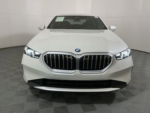 Certified 2025 BMW 530i w/ Premium Package image 3