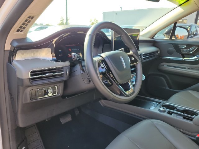 Used 2025 Lincoln Corsair AWD w/ Equipment Group 101A image 6