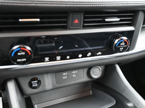 Used 2025 Nissan Rogue SV FWD image 22