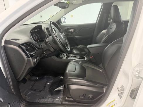 Used 2021 Jeep Cherokee Latitude Plus AWD/4WD image 9