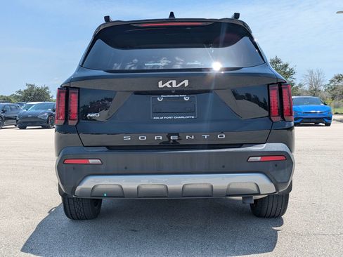 Certified 2022 Kia Sorento X-Line EX AWD/4WD image 6