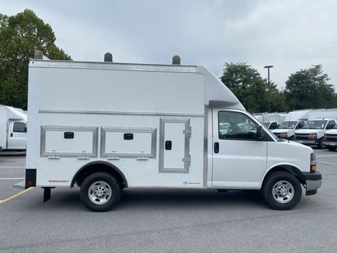 New 2025 Chevrolet Express 3500 w/ Power Convenience Package image 12