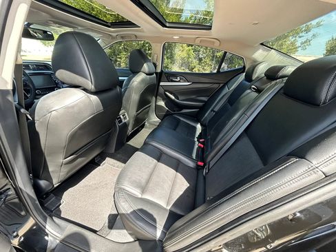 Used 2017 Nissan Maxima 3.5 SL FWD image 13