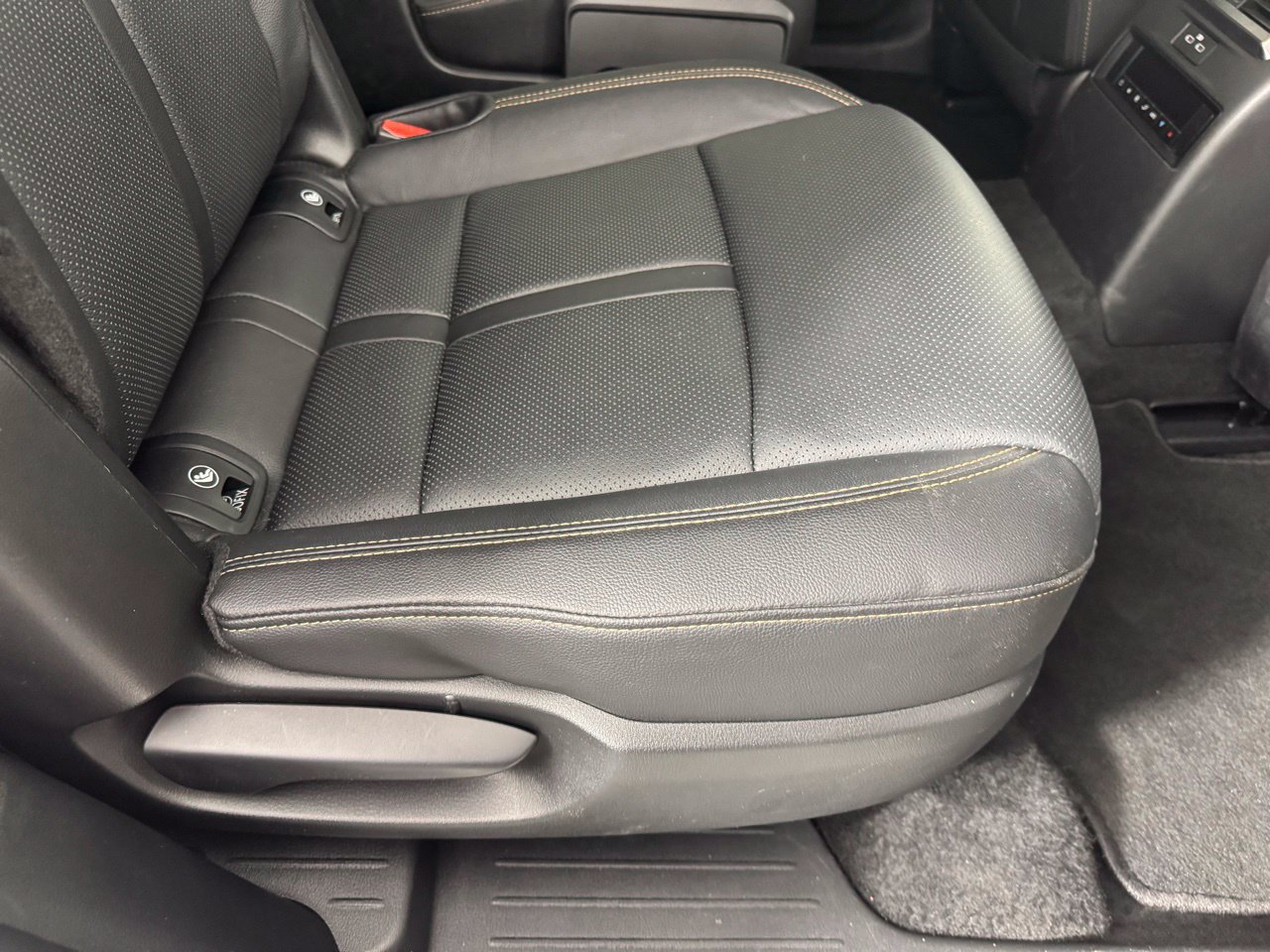 Used 2024 MAZDA CX-90 Plug-In Hybrid w/ Preferred AWD/4WD image 35