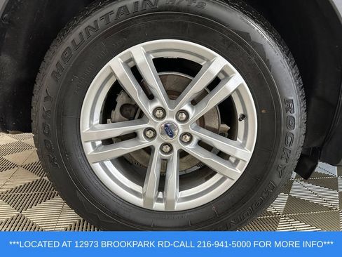 Used 2020 Ford Explorer XLT w/ Comfort Package AWD/4WD image 30