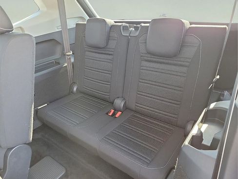 Used 2024 Volkswagen Tiguan S image 9