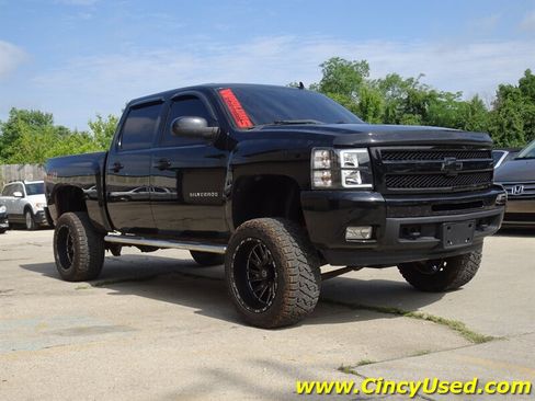 Used 2011 Chevrolet Silverado 1500 LTZ w/ LTZ Plus Package AWD/4WD image 4