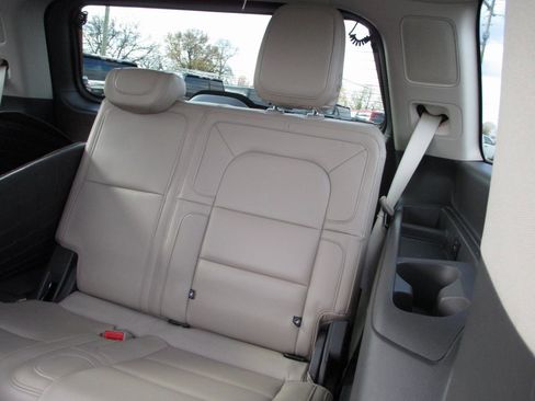 Used 2022 Lincoln Navigator Reserve image 19
