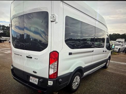 Used 2024 Ford Transit 350 XLT RWD image 4
