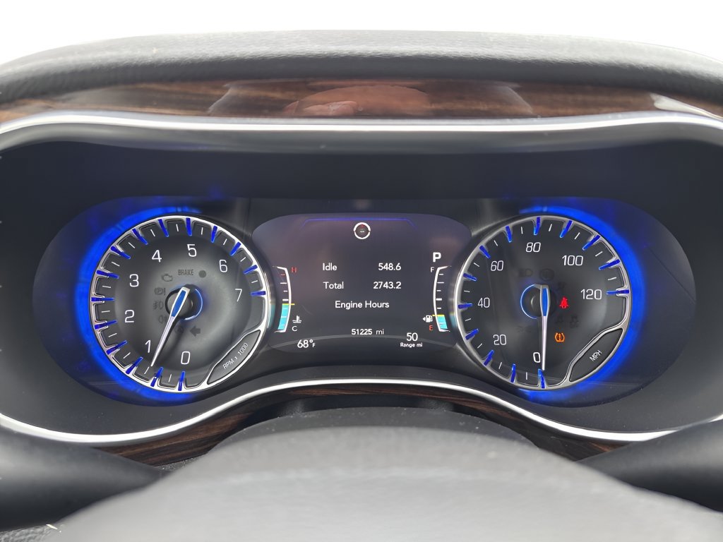 Used 2022 Chrysler Pacifica Limited FWD image 14