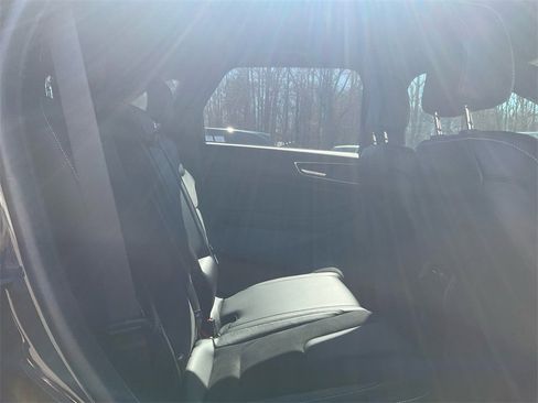 Used 2021 Ford Edge ST image 13