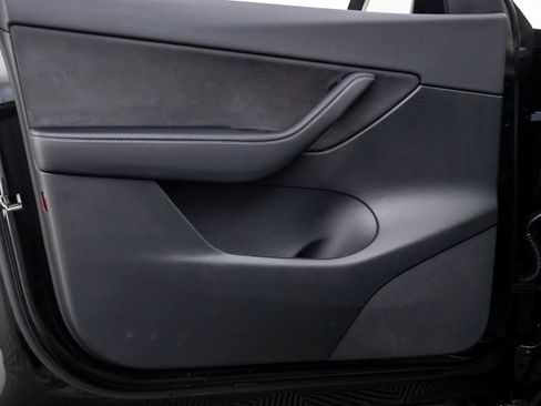 Used 2022 Tesla Model Y Performance image 13