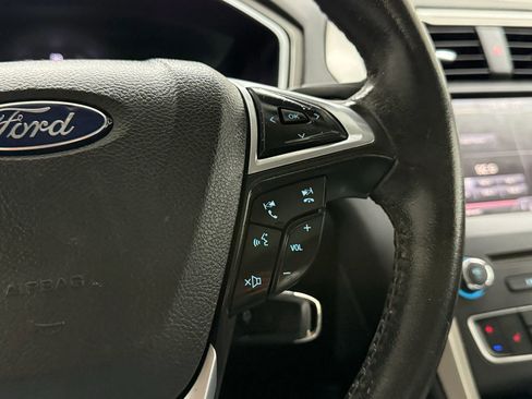 Used 2016 Ford Fusion SE w/ Equipment Group 202A image 12