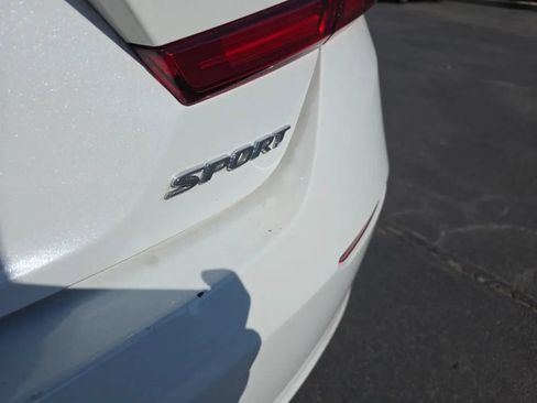 Used 2018 Honda Accord Sport image 12