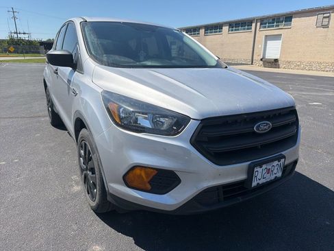 Used 2019 Ford Escape S FWD image 3