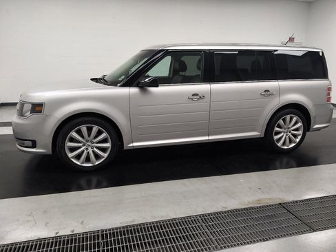 Used 2018 Ford Flex SEL w/ Equipment Group 202A AWD/4WD image 2