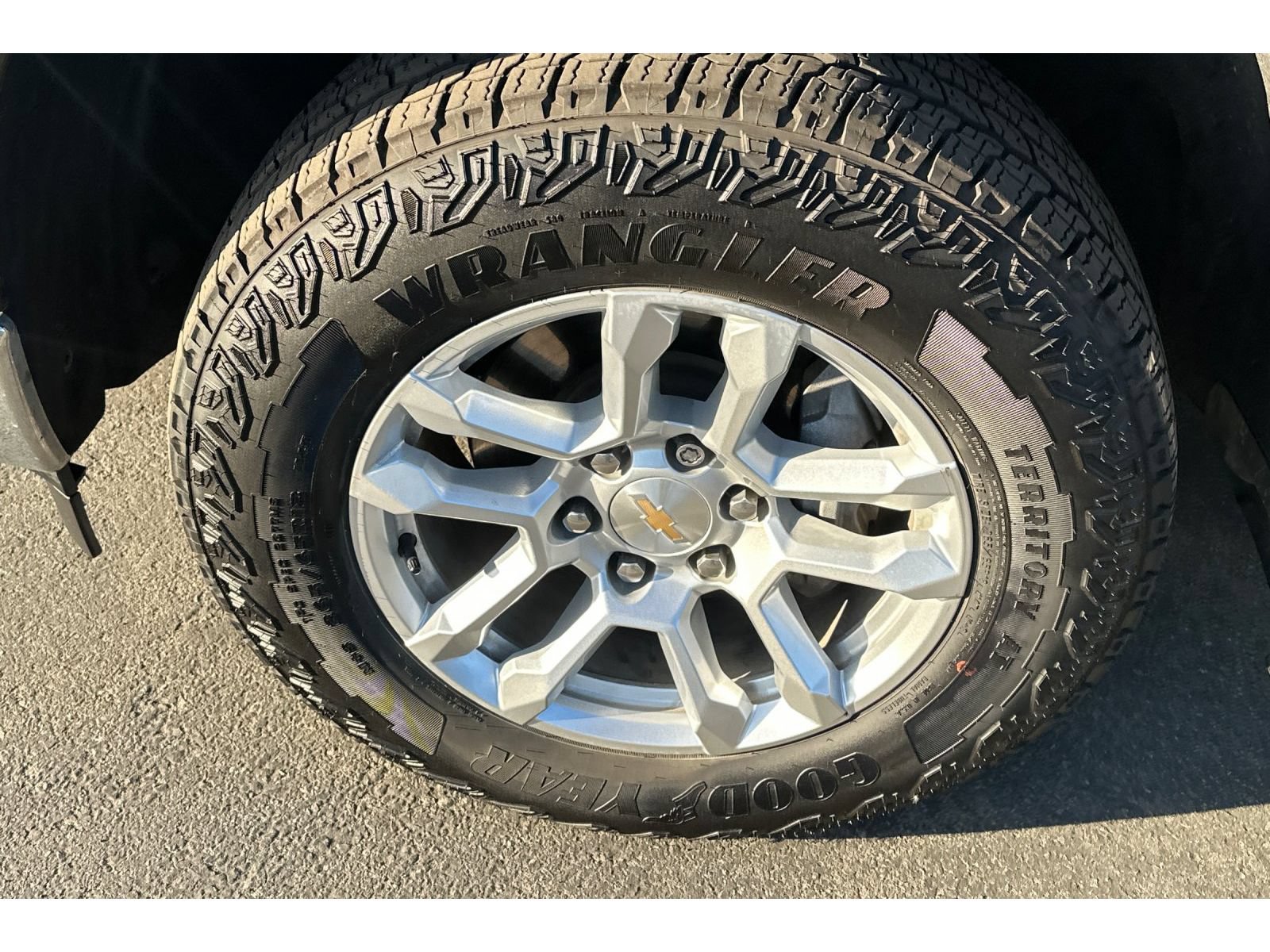 Used 2026 Chevrolet Silverado 1500 LT AWD/4WD image 4