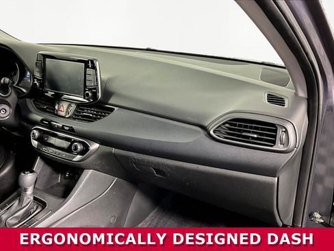 Used 2018 Hyundai Elantra GT image 25