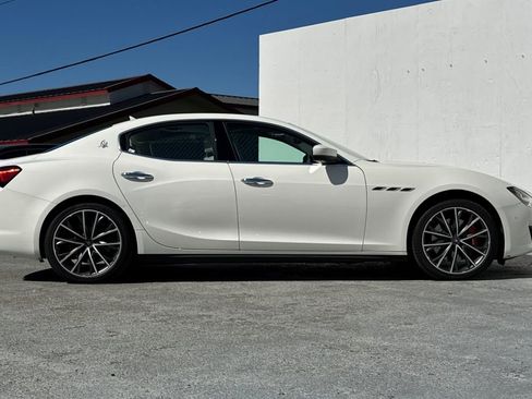 Used 2021 Maserati Ghibli image 2