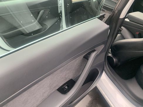 Used 2020 Tesla Model 3 Standard Range Plus RWD image 21