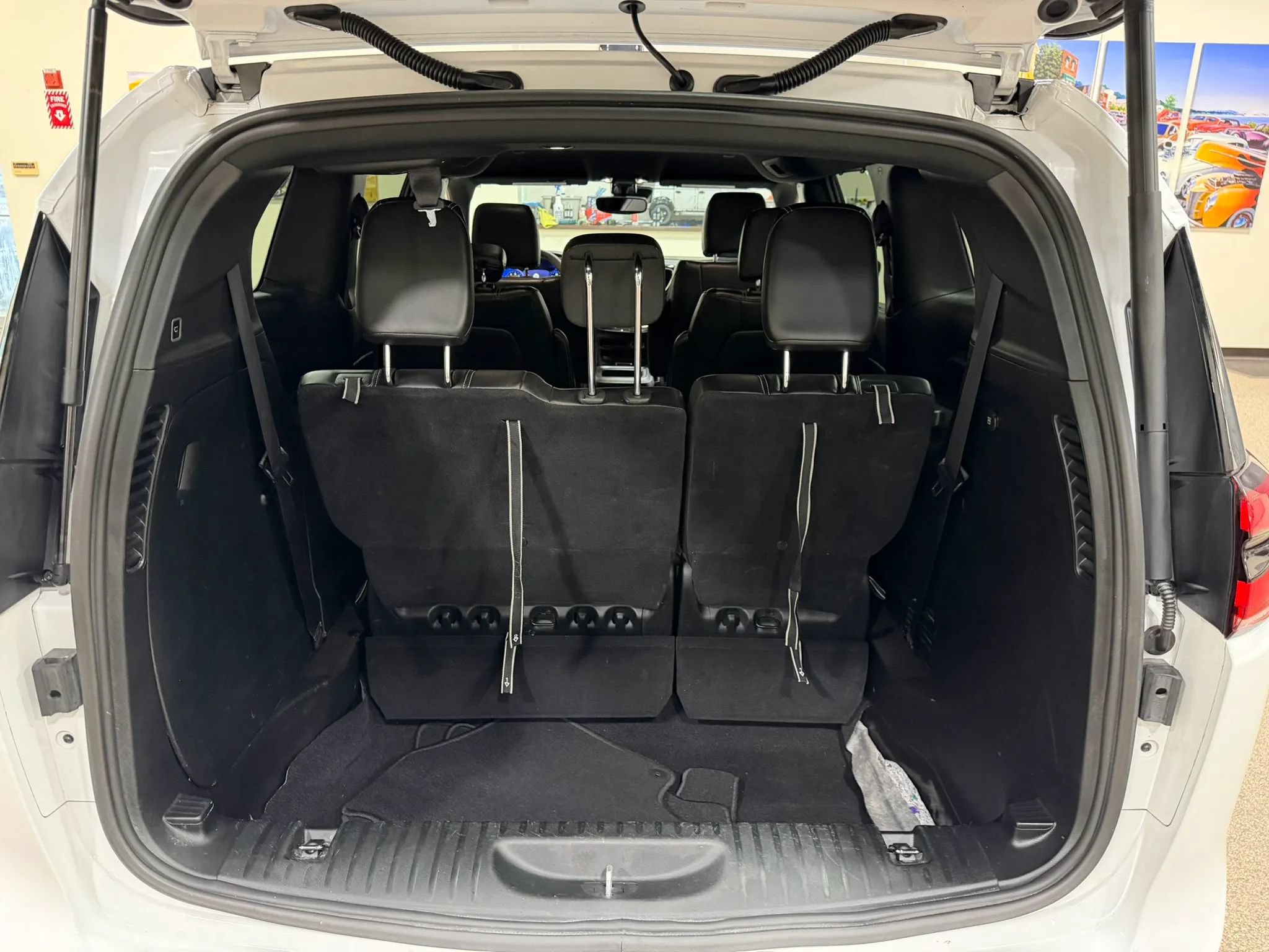 Used 2025 Chrysler Pacifica Select FWD image 24