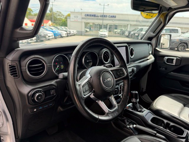 Used 2023 Jeep Wrangler Unlimited Sahara w/ Cold Weather Group AWD/4WD image 6