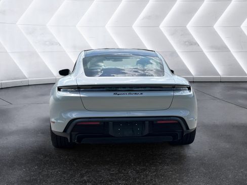 Used 2024 Porsche Taycan image 5