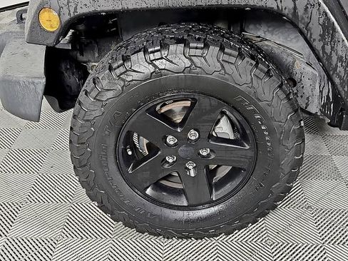 Used 2017 Jeep Wrangler Unlimited Sport image 8