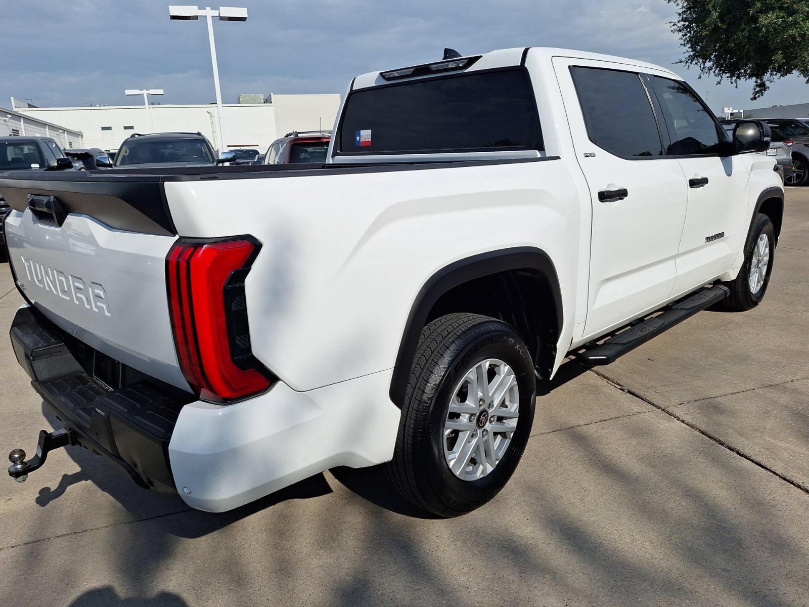 Used 2022 Toyota Tundra SR5 w/ SR5 Convenience Package AWD/4WD image 6
