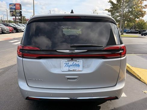 New 2026 Chrysler Pacifica Select image 7